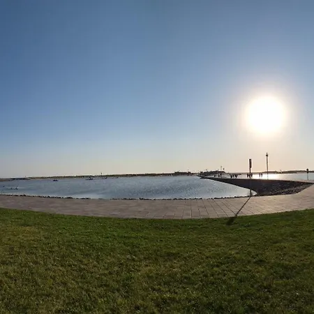 Apartment Pier 2 *